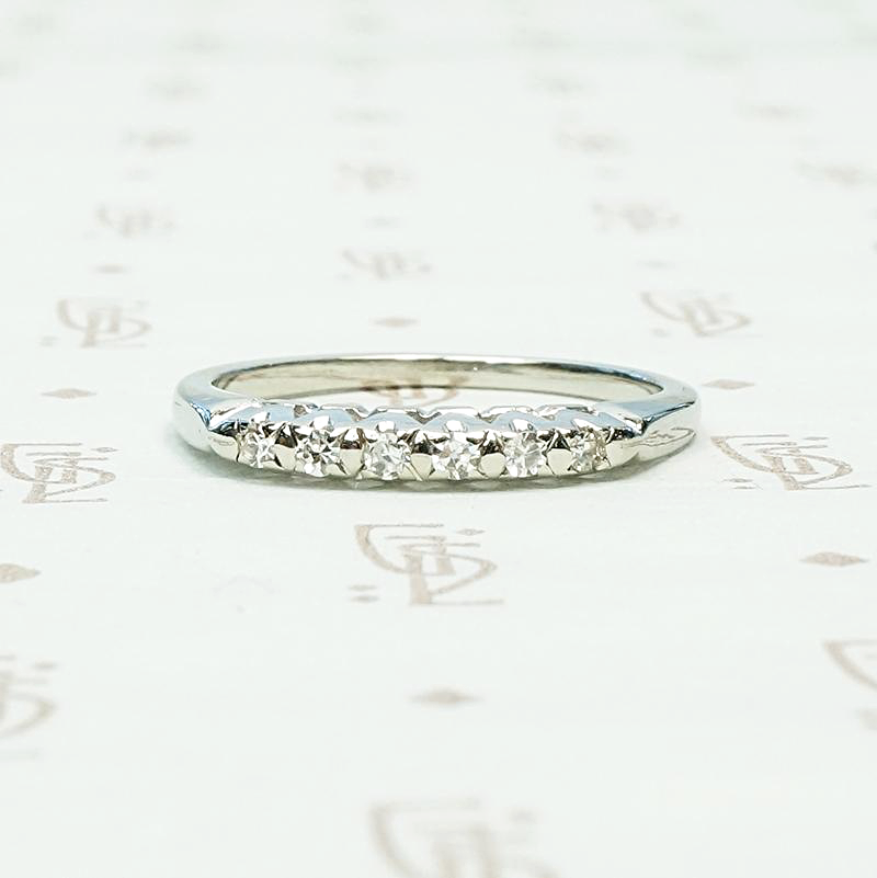 Sweet Six Stone White Gold & Diamond Band