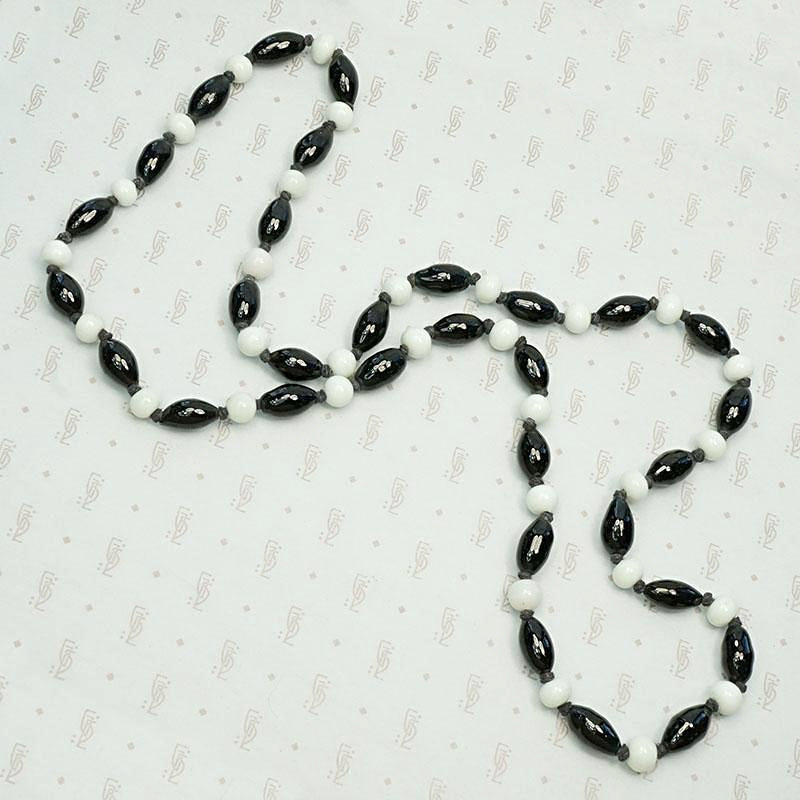 Graphic Black & White Peking Glass Beads