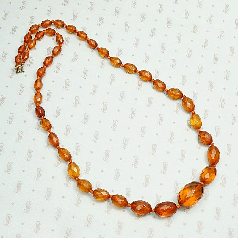 Antique Bourbon-Colored Graduated Amber Beads