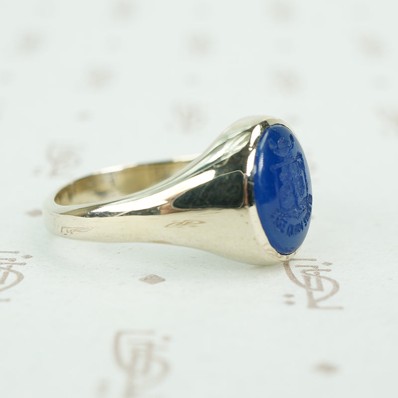 blue agate seal ring "Esse Quam Videu" in white gold