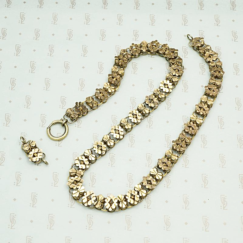 Versatile Bold & Graphic Link Antique Book Chain
