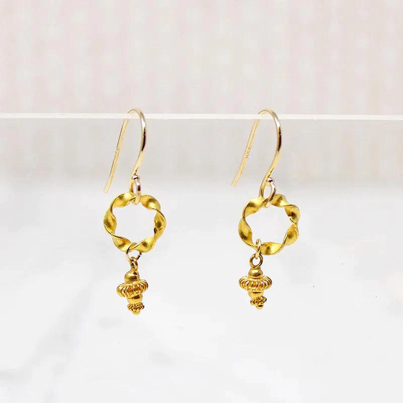 Twisted O Earrings with 22k Embellishment by brunet