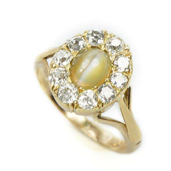 Cats Eye Chrysoberyl surrounded by Old Mine Diamonds