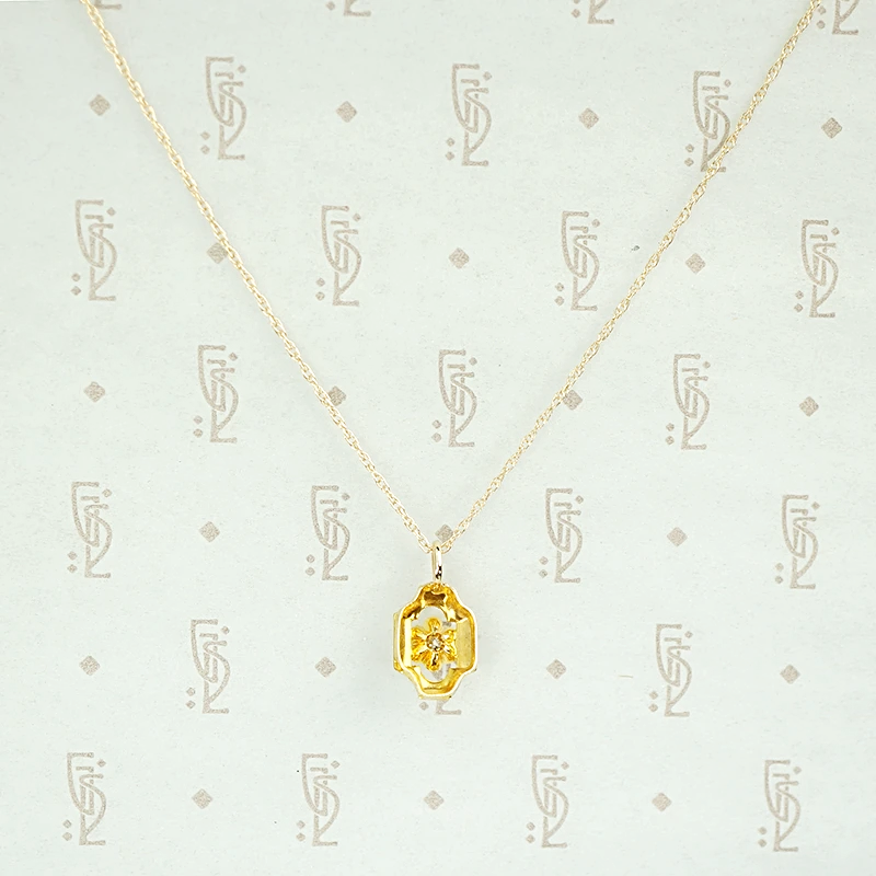 Beautifully Engraved Art Deco Gold and Diamond Pendant