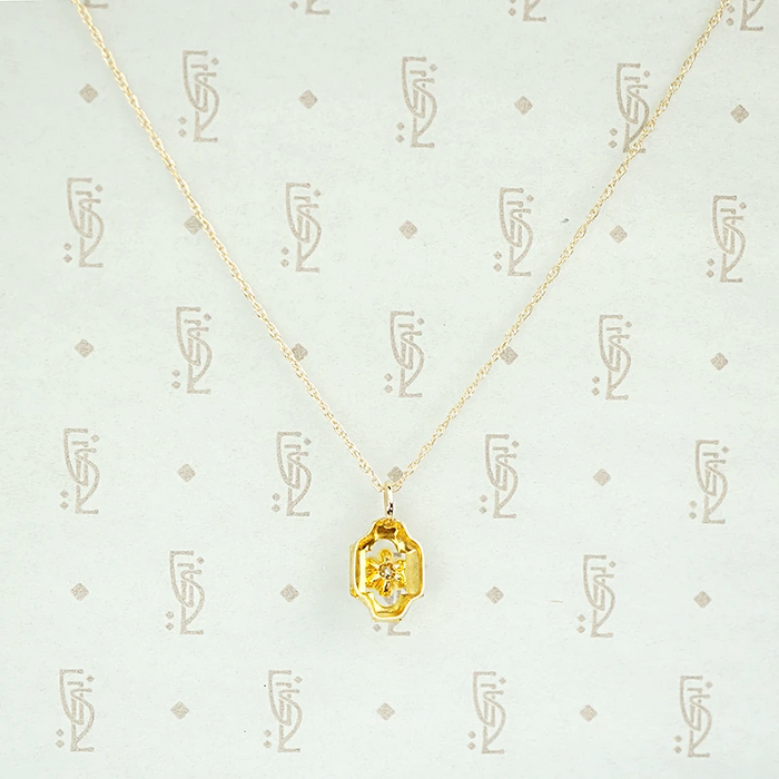 Beautifully Engraved Art Deco Gold and Diamond Pendant