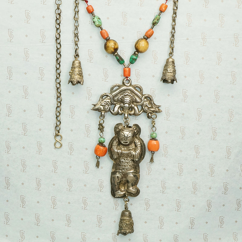 Wonderfully Detailed Antique Chinese Necklace