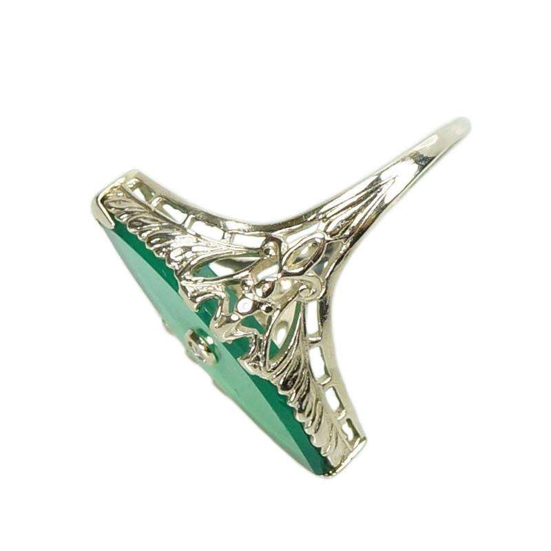 Deco White Gold Filigree and Chrysoprase Ring