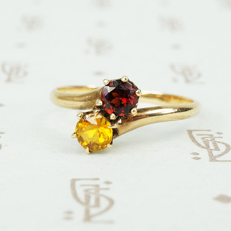 vintage gold toi et moi ring with garnet and citrine