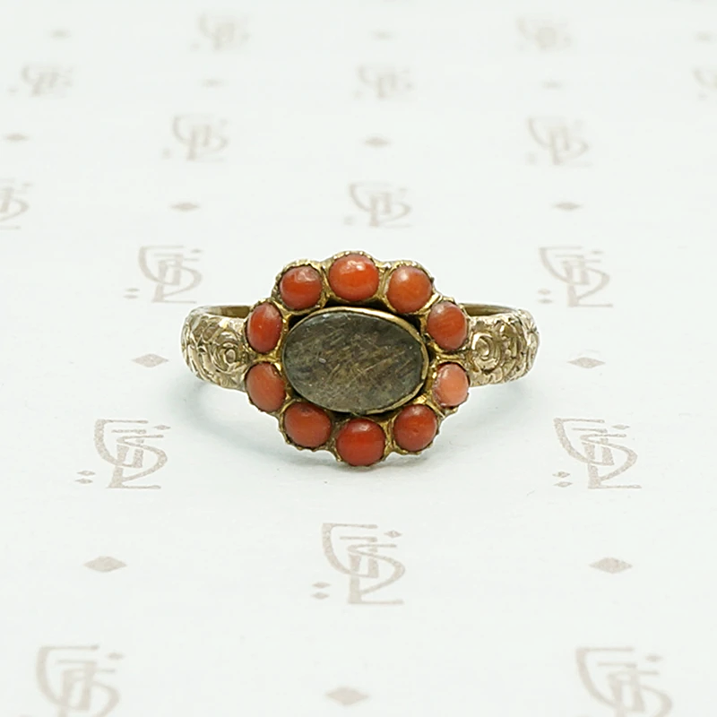 Coral Georgian mourning ring, gold sheet engraved with roses.