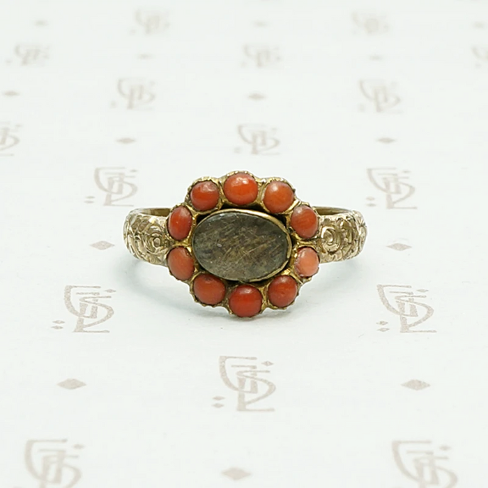 Coral Georgian mourning ring, gold sheet engraved with roses.