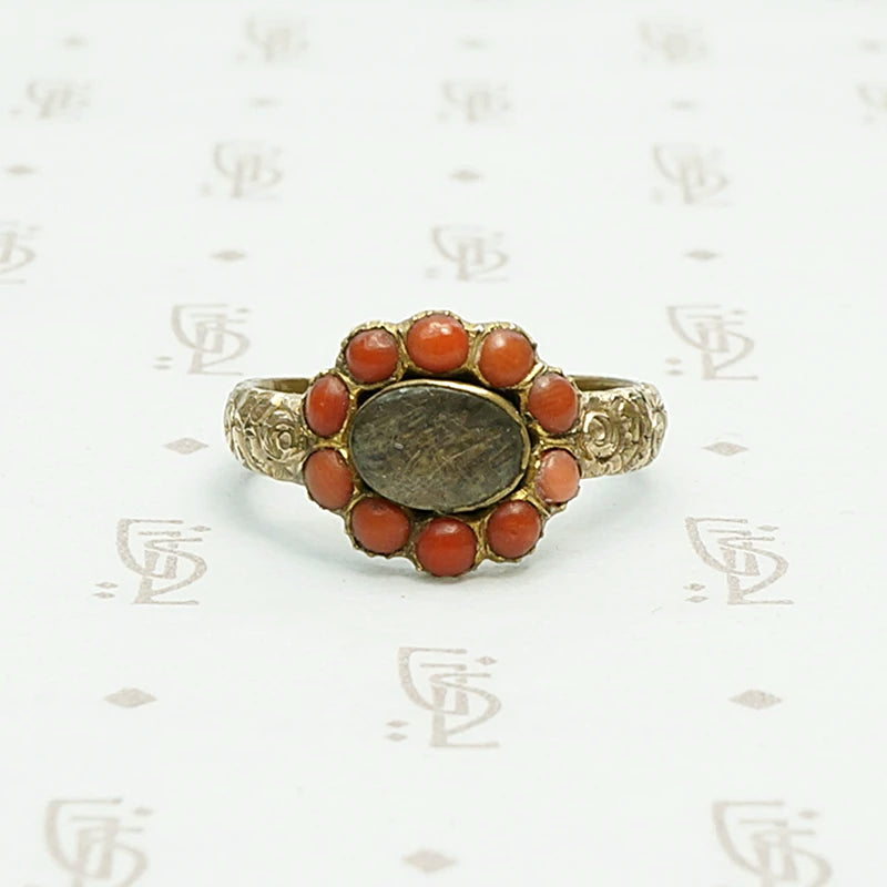 Coral Georgian mourning ring, gold sheet engraved with roses.