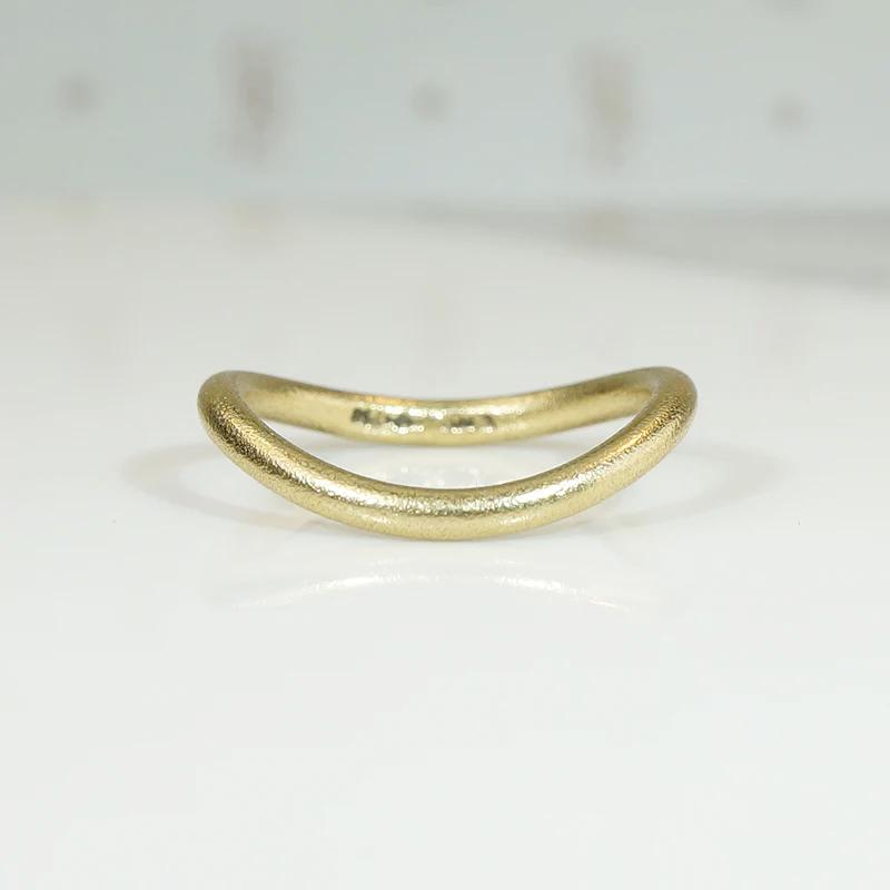 West German Curved Green 18k Gold Band