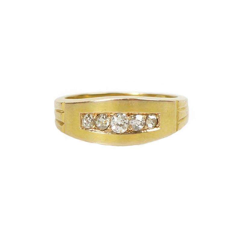 English 15k Cushion Cut Diamond Band