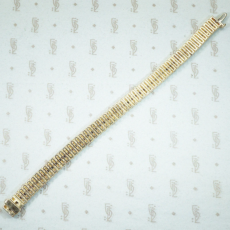 Timeless Gold Bracelet with Sapphires and Diamonds