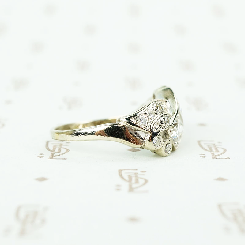 Vintage white gold diamond assymetrical ring circa 1940-50