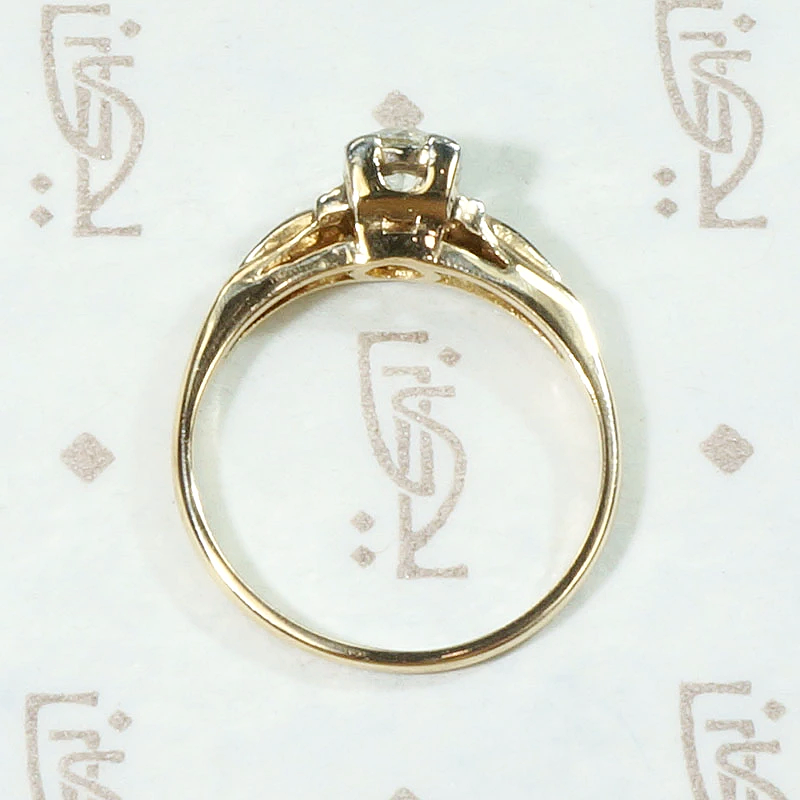 Stylish Retro Diamond Engagement Ring