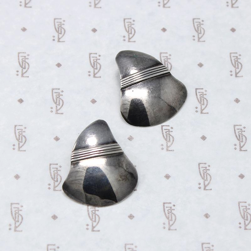 Vintage Sleek & Sophisticated Silver Earrings