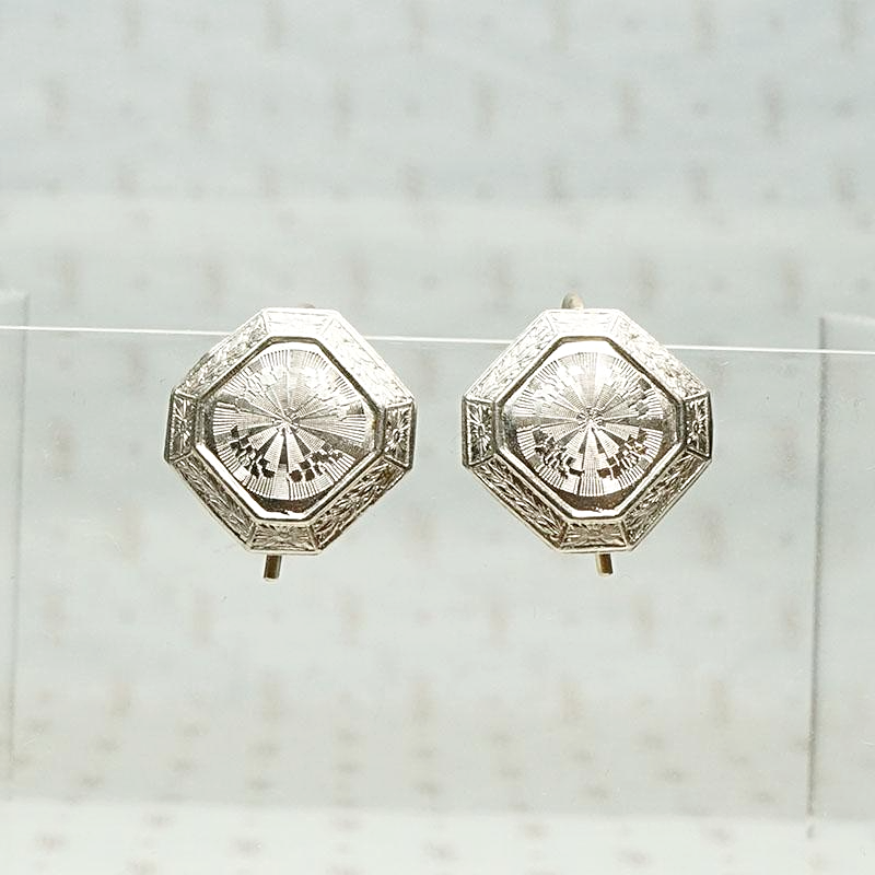 Exquisite Engraving Platinum and Gold Conversion Earrings