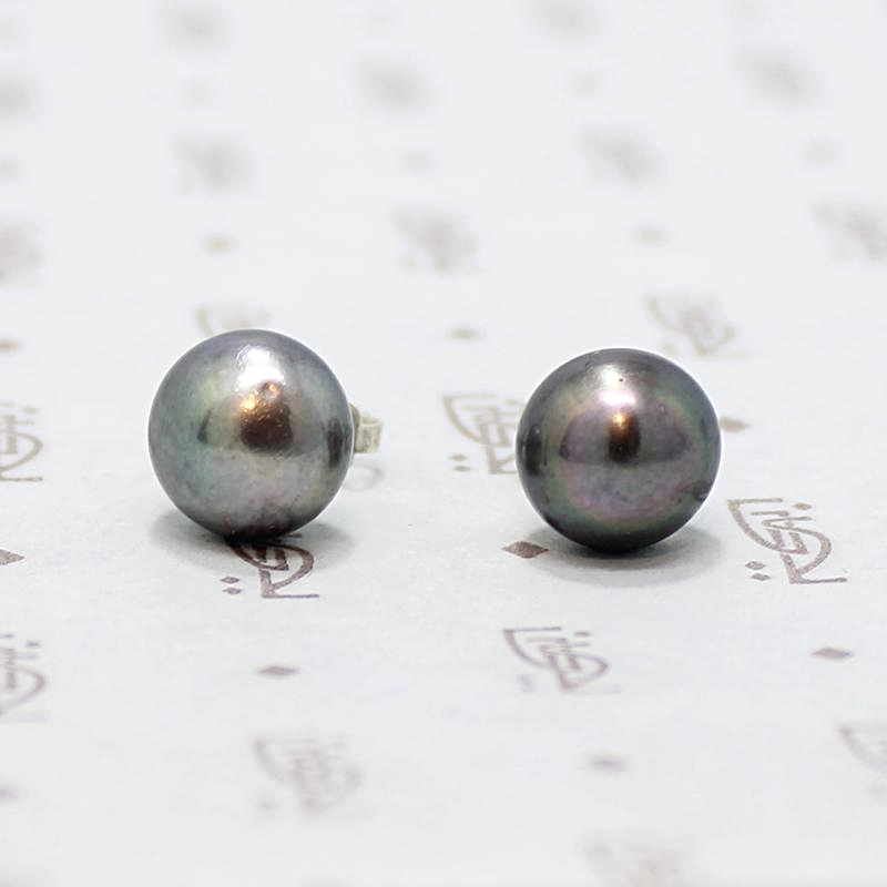 Dark & Dreamy Iridescent Grey Pearl Studs