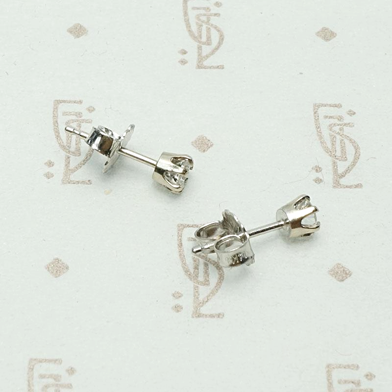 Pretty Vintage Diamond Stud Earrings in White Gold, side view