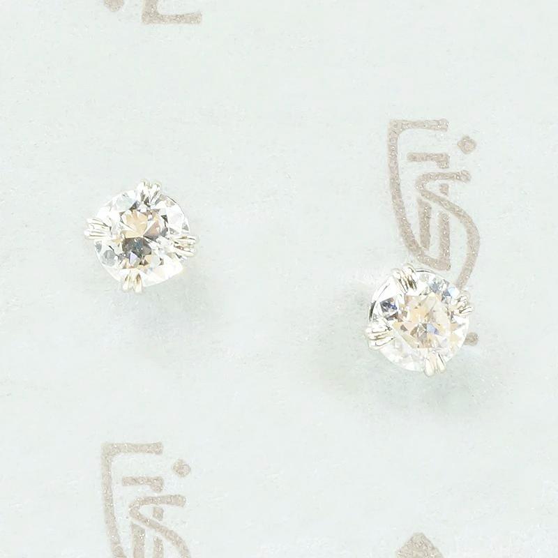 Lovely 0.68tcw Diamond Stud Earrings in White Gold