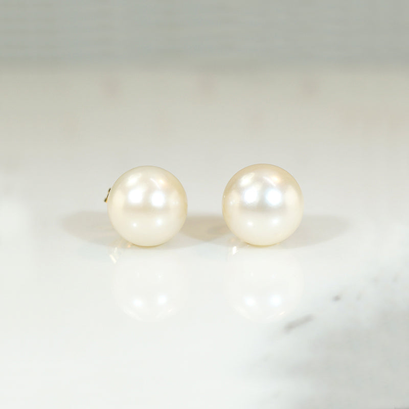 Creamy 8.2mm Pearl Studs in Gold