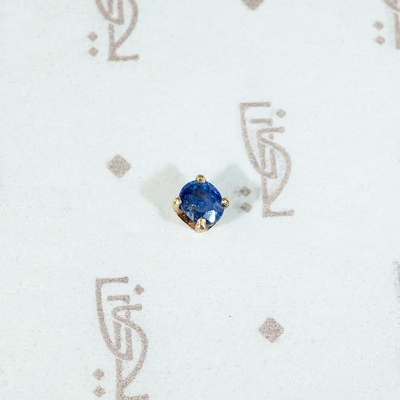 Single 0.35ct Antique Sapphire Gold Stud