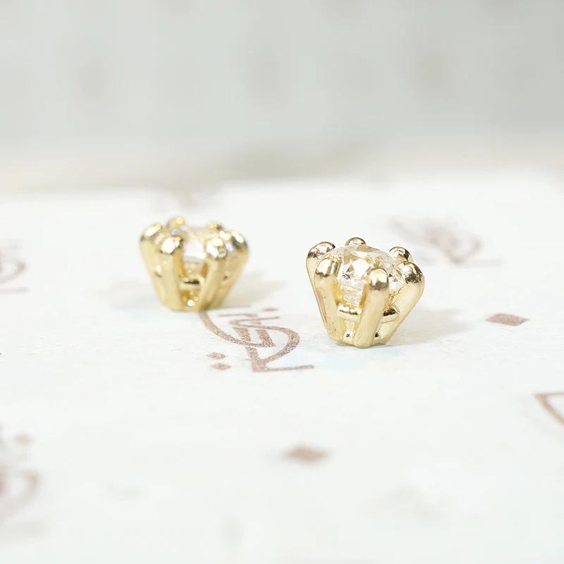 Lovely 0.66tcw Vintage Diamond Studs in Gold