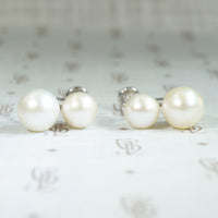Elegant Vintage Pearl Earrings in White Gold