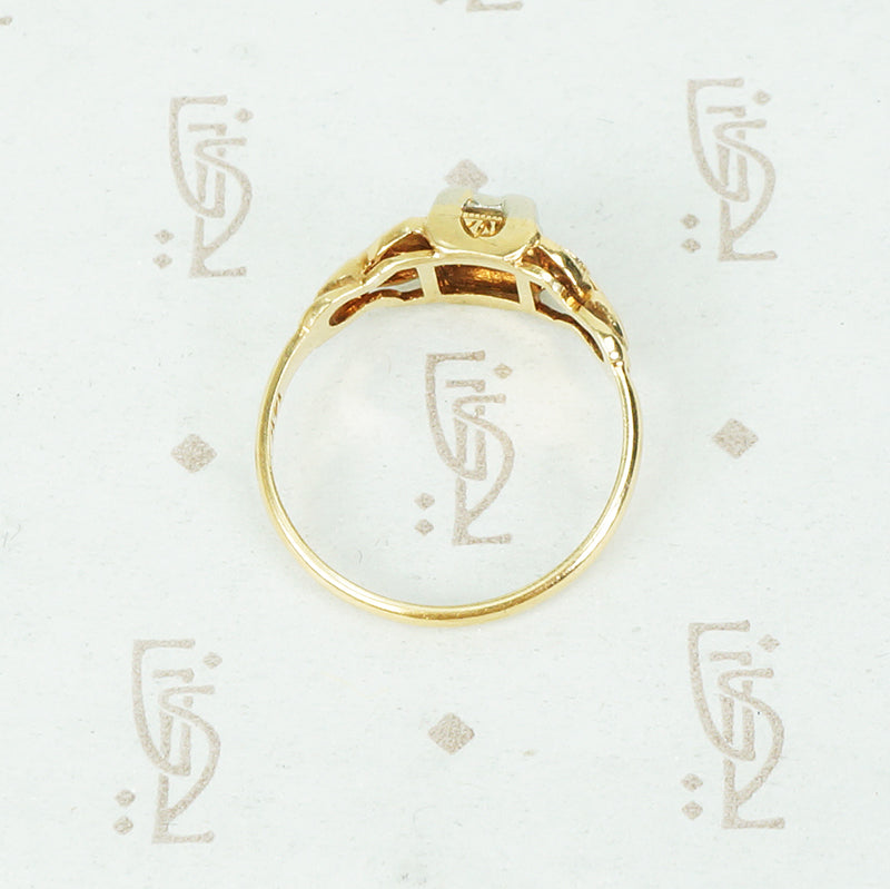 Adorable Vintage 1930s Engagement Ring