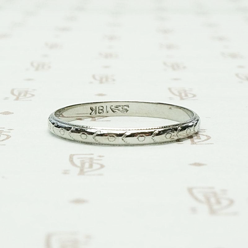 Art Deco Arrow Band in White Gold