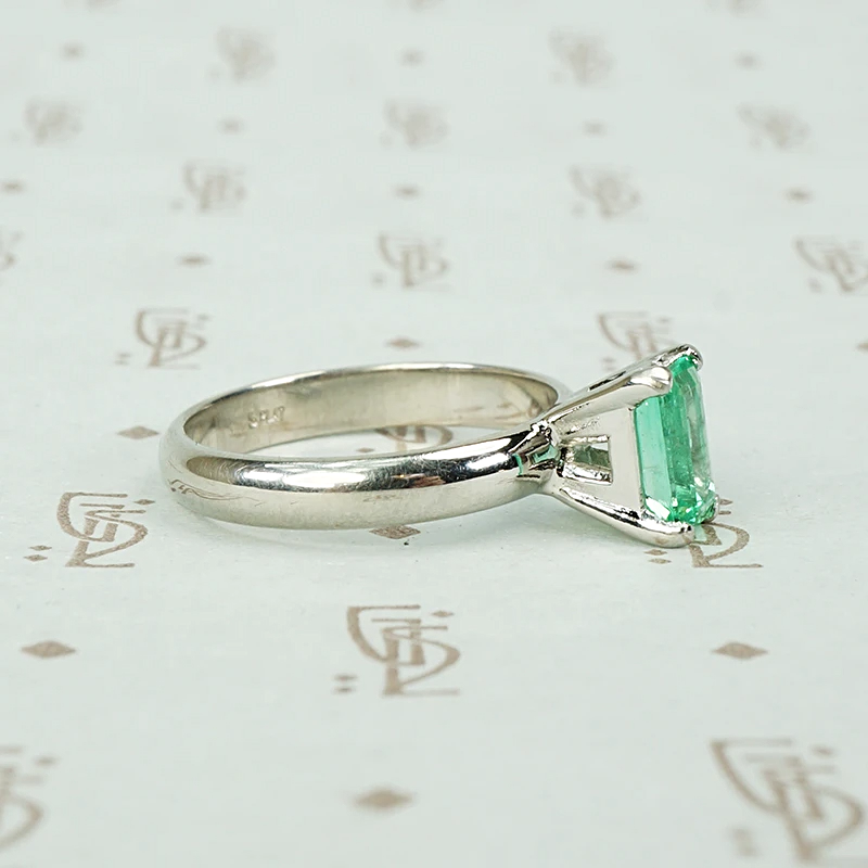 Emerald Platinum Solitaire by 720