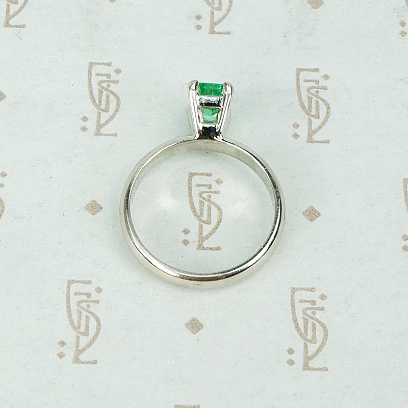 Emerald Platinum Solitaire by 720