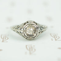 1920's 18k white gold filigree diamond ring
