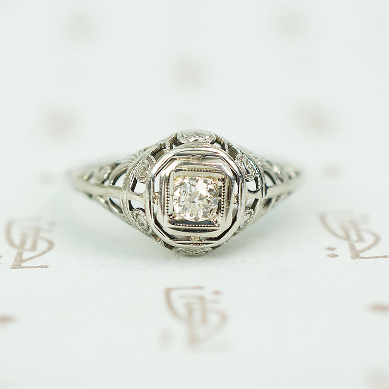 1920's 18k white gold filigree diamond ring