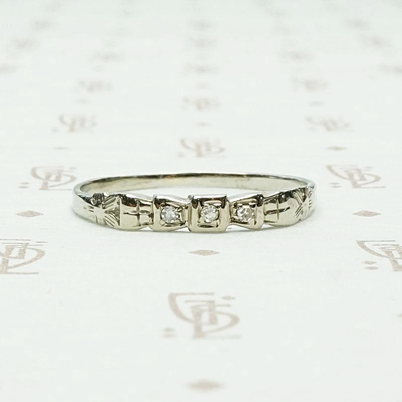 Bow and Flowers White Gold and Diamond Band