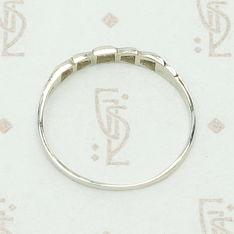 Bow and Flowers White Gold and Diamond Band, top view.