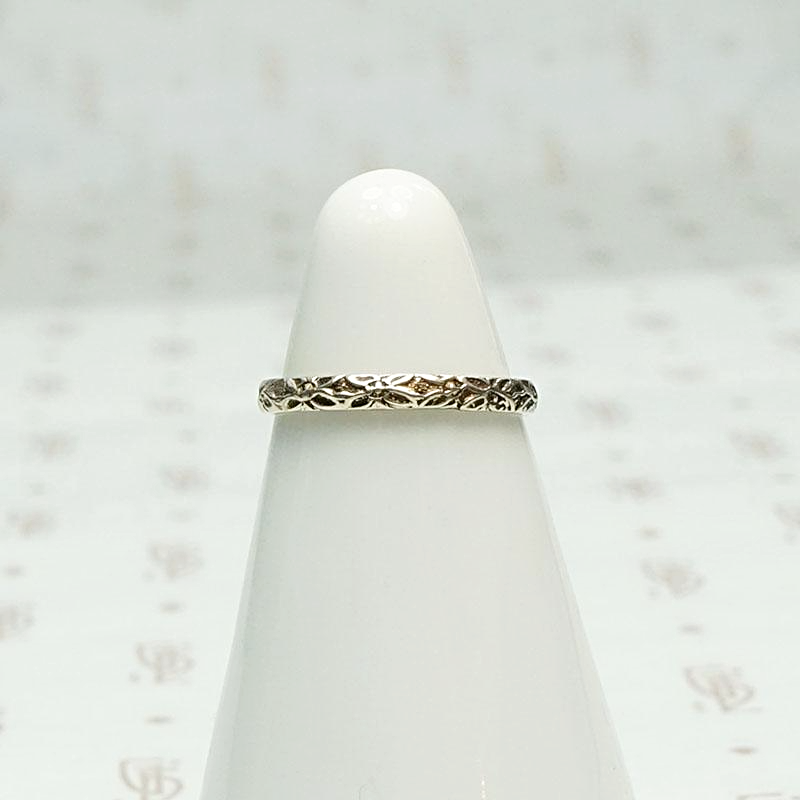 Wee White Gold Band with Irises