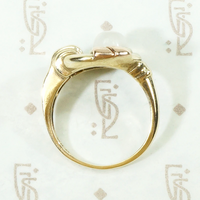Imaginative Two-Tone Retro Ring with Moonstone