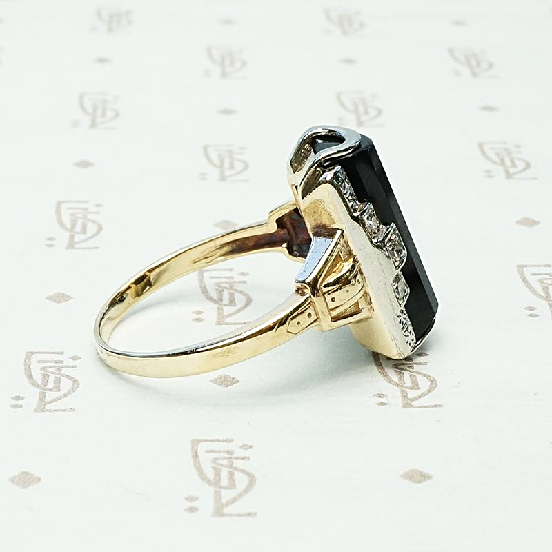 1930s Onyx Ring with Diamond Set Step Sides, side view