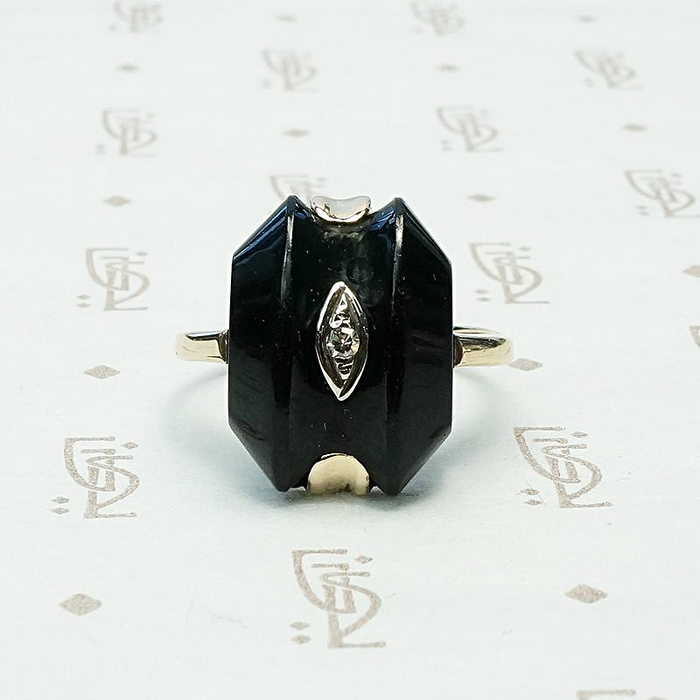Grooved Black Onyx Ring in Two Tone Gold