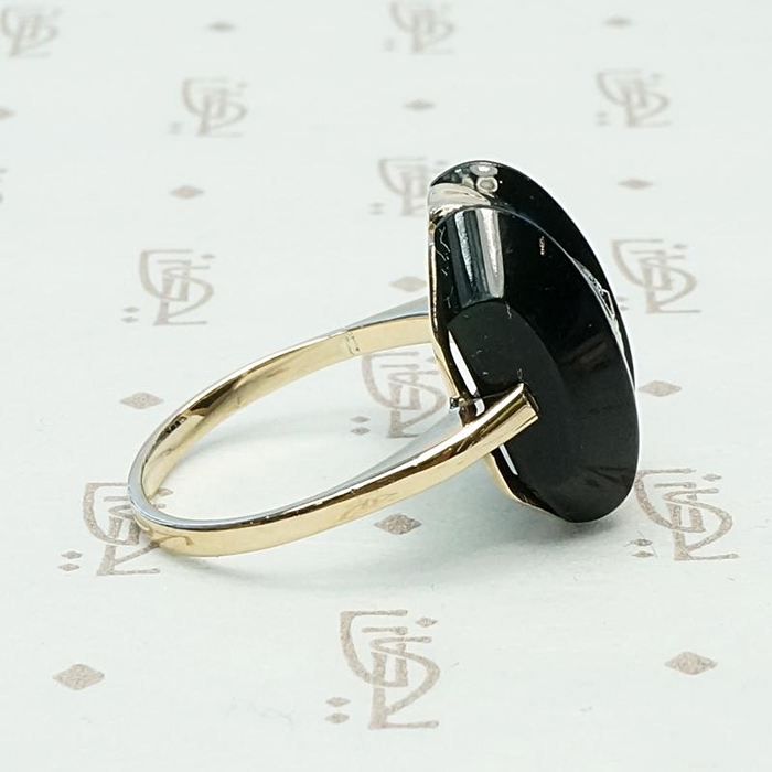 Grooved Black Onyx Ring in Two Tone Gold, side view
