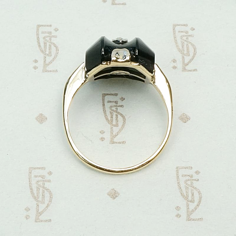 Grooved Black Onyx Ring in Two Tone Gold, top view