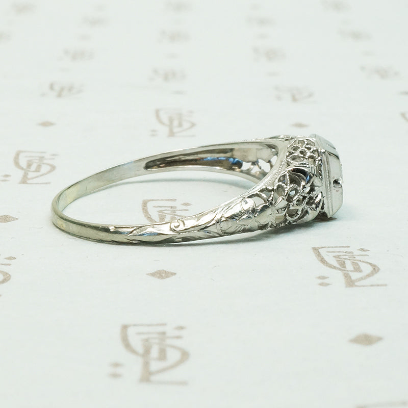 Daisies White Gold Filigree Deco Diamond Ring