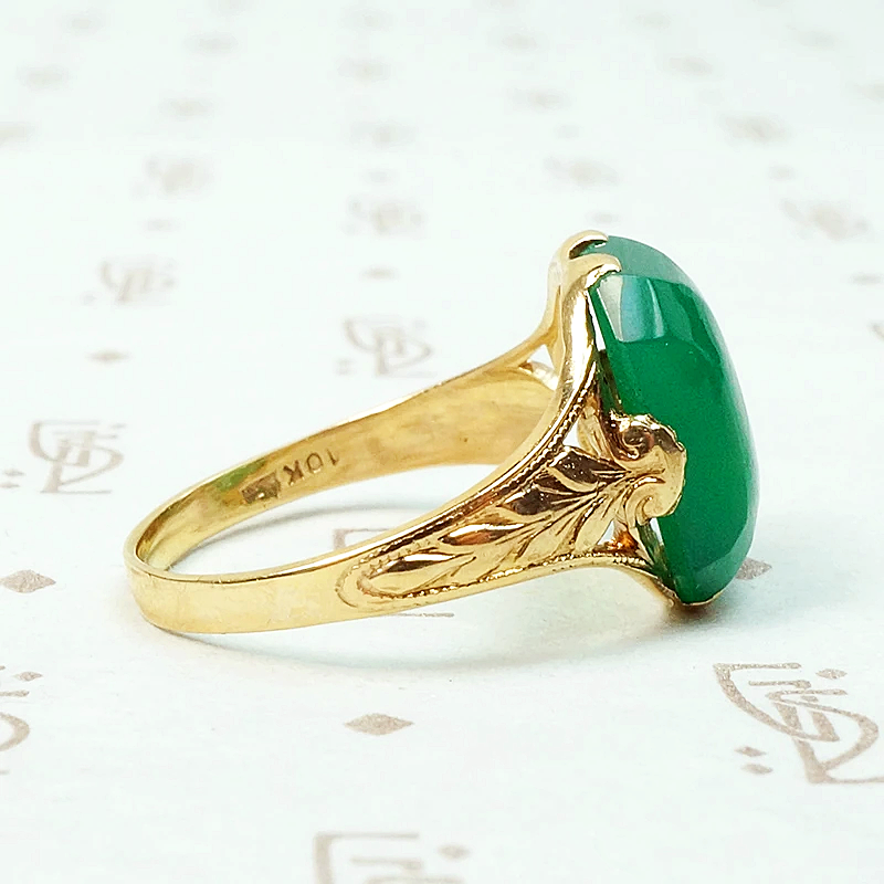 Divine Deco Parakeet Green Agate Ring