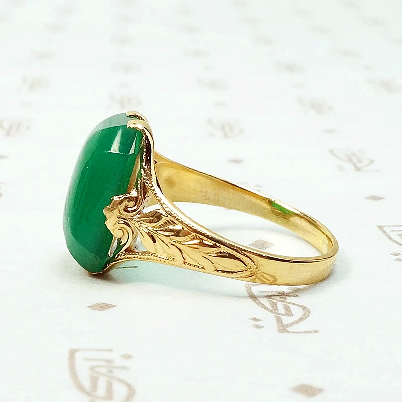 Divine Deco Parakeet Green Agate Ring