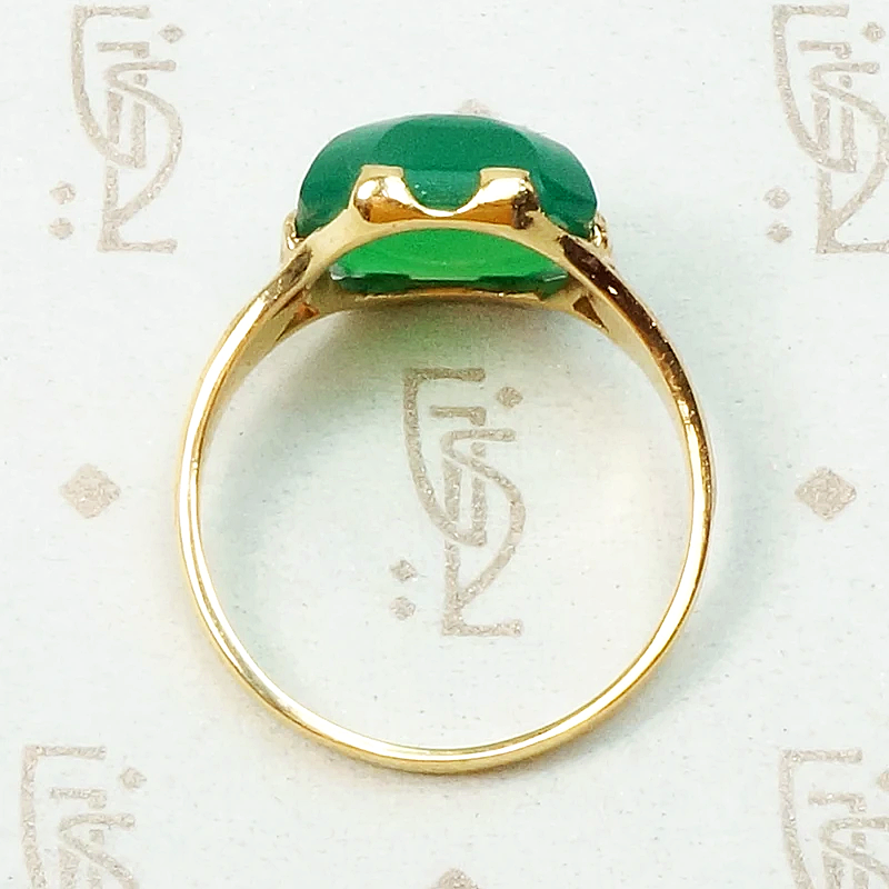 Divine Deco Parakeet Green Agate Ring