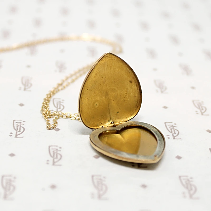 Retro Engraved Shiny Heart Locket