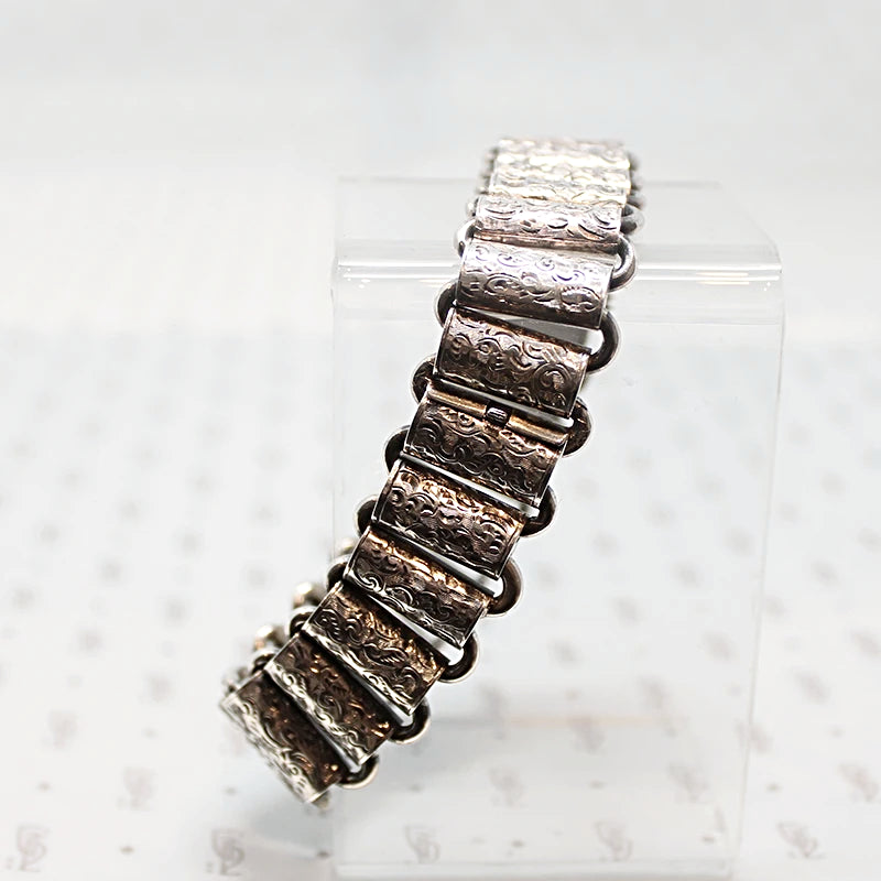 Handsome Engraved Silver Victorian Book Chain Bracelet
