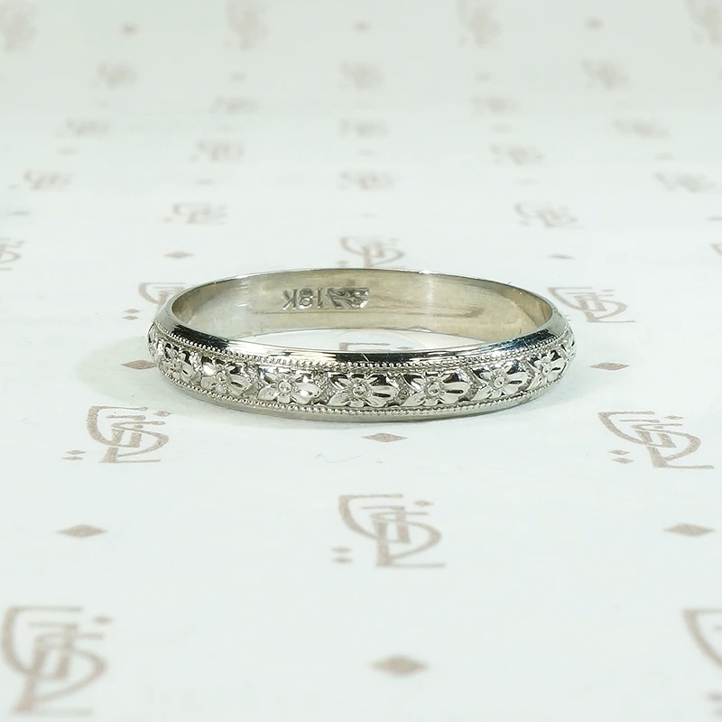 Engraved 18k White Gold Deco Men's Wedding Band